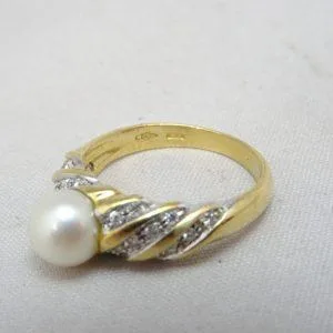 18 carati Oro giallo - Anello Perla - Diamanti