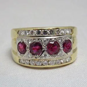18 carati Oro giallo, Oro bianco - Anello - 0.80 ct Rubini - Diamante