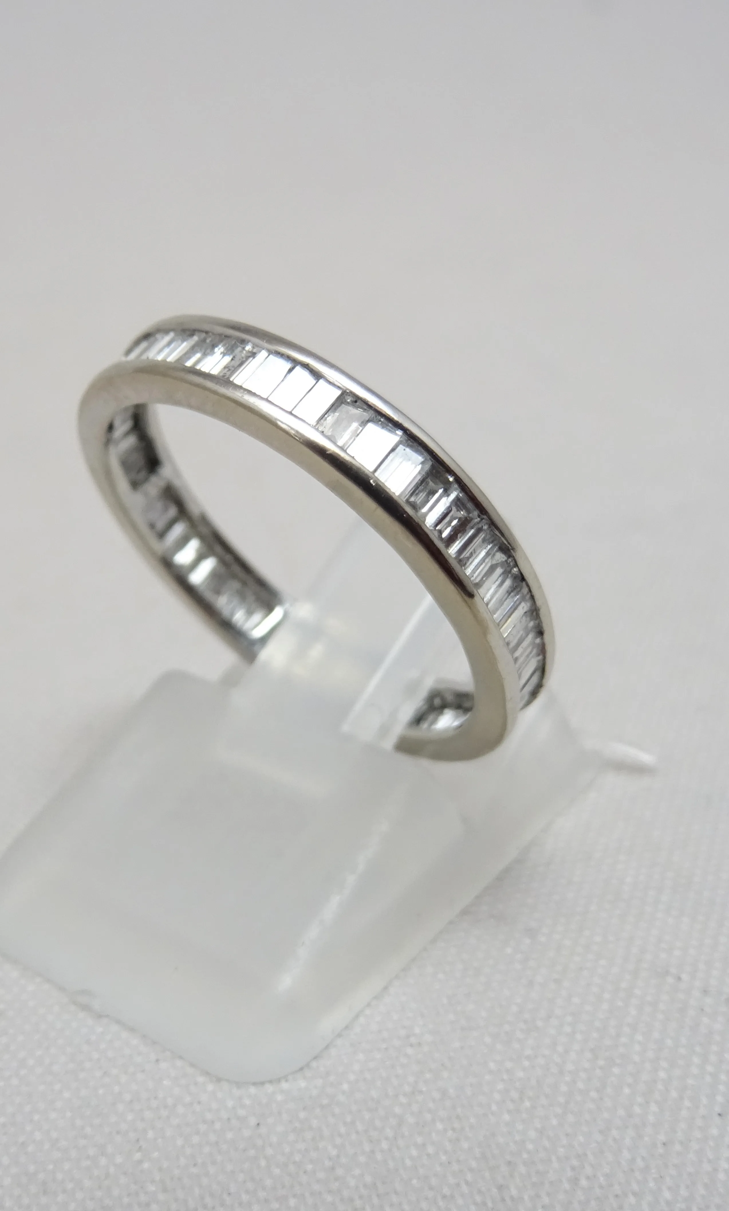 Anello Eternity taglio baguette 1.20ct