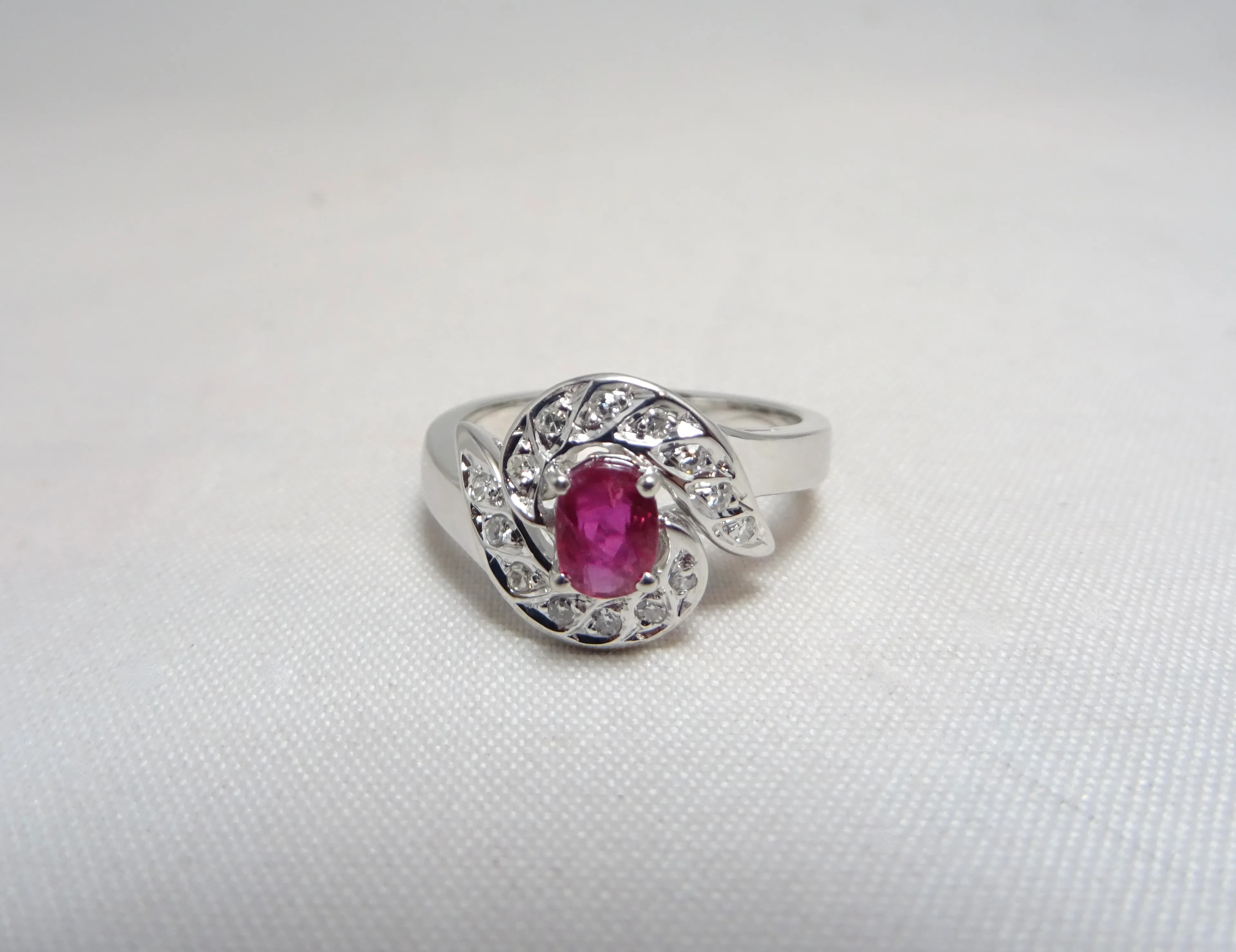 Anello Rubino e diamanti