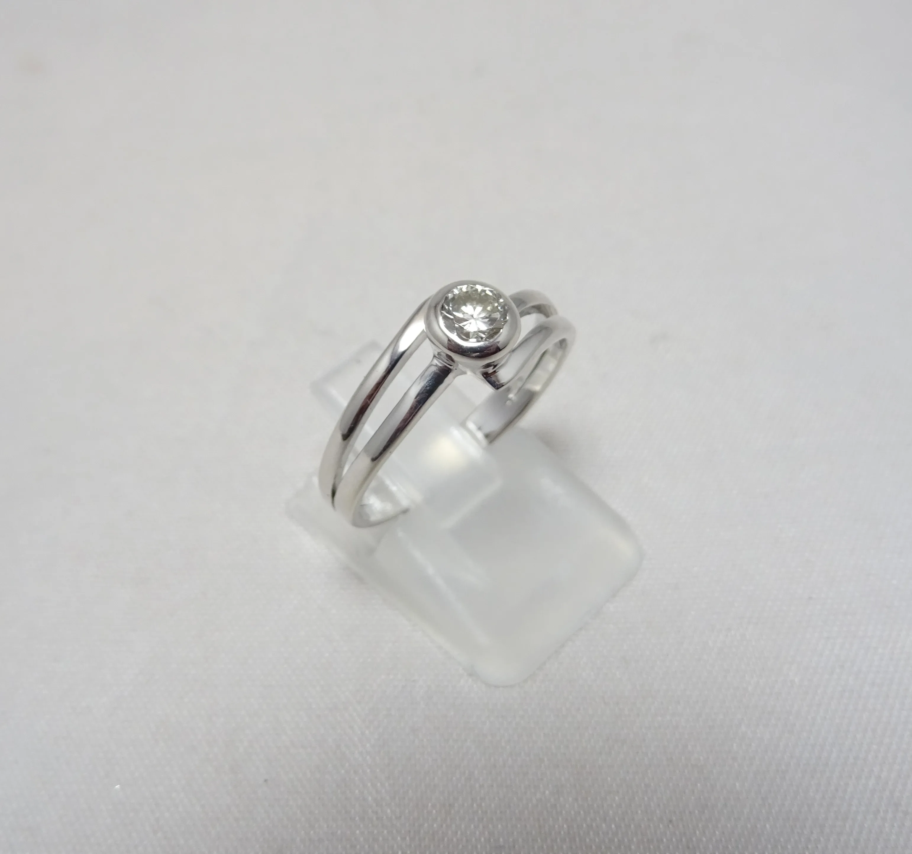 Anello Solitario diamante 0.23ct