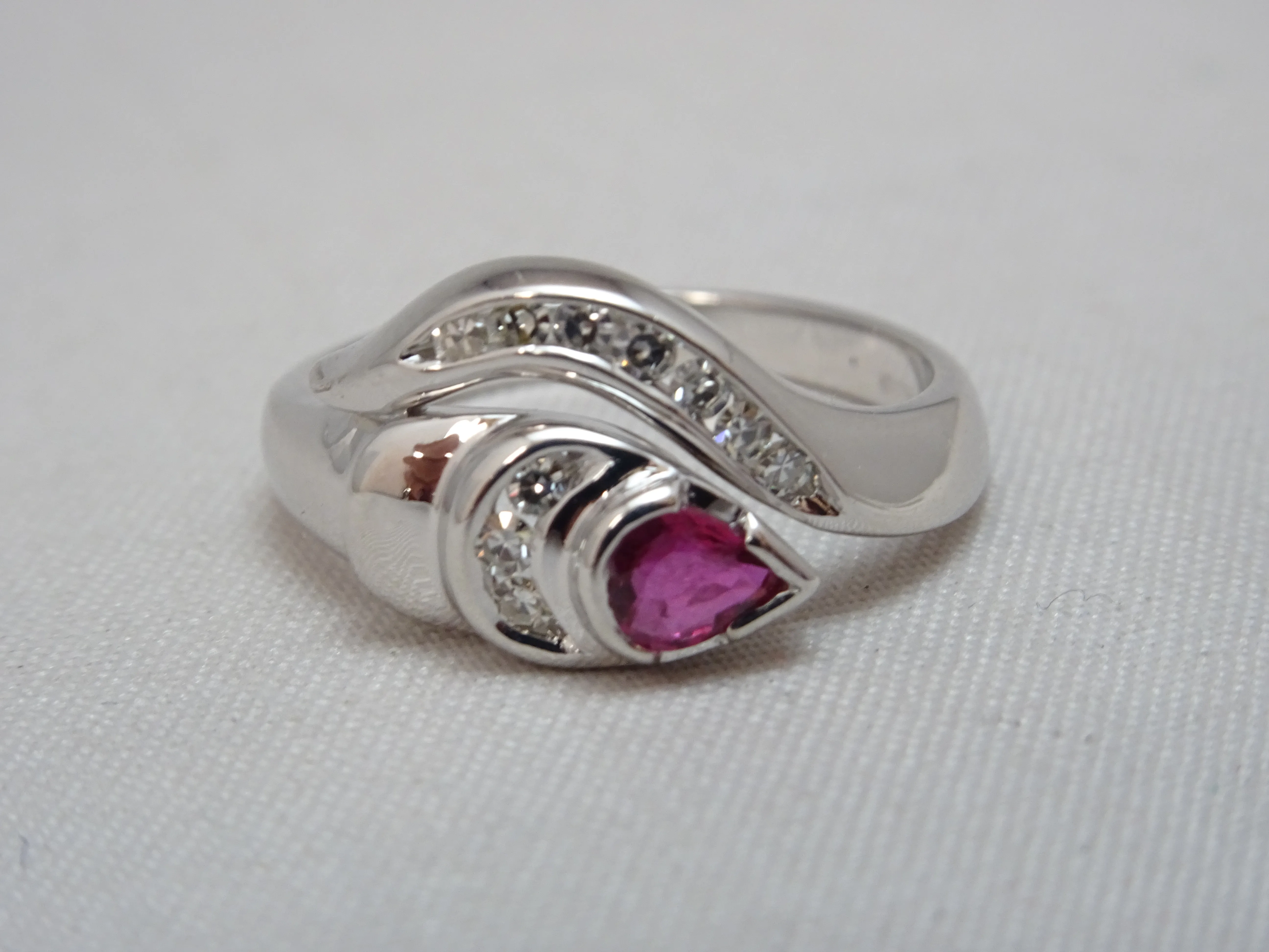 Anello rubino e diamanti