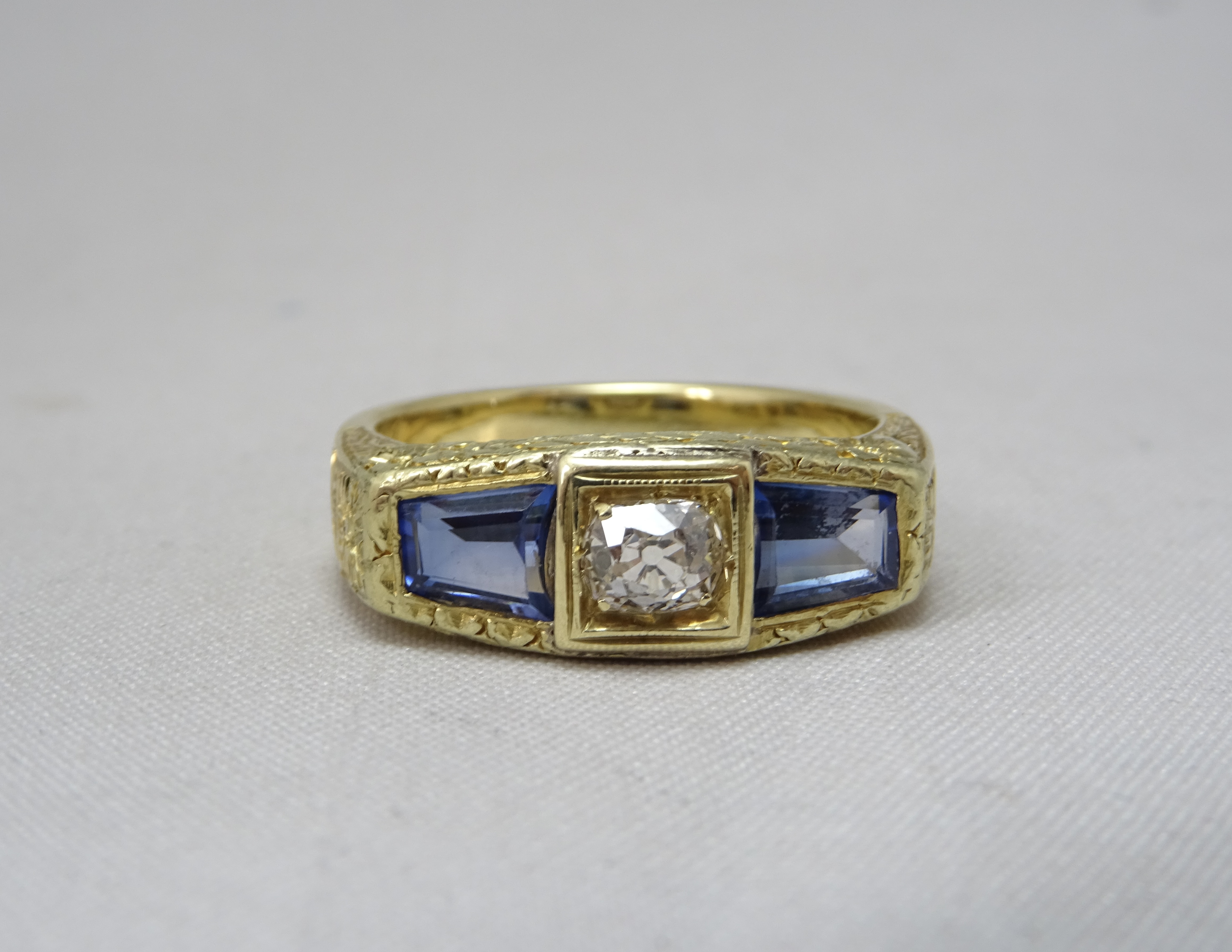 Anello con diamante 0.25ct e zaffiri 1ct