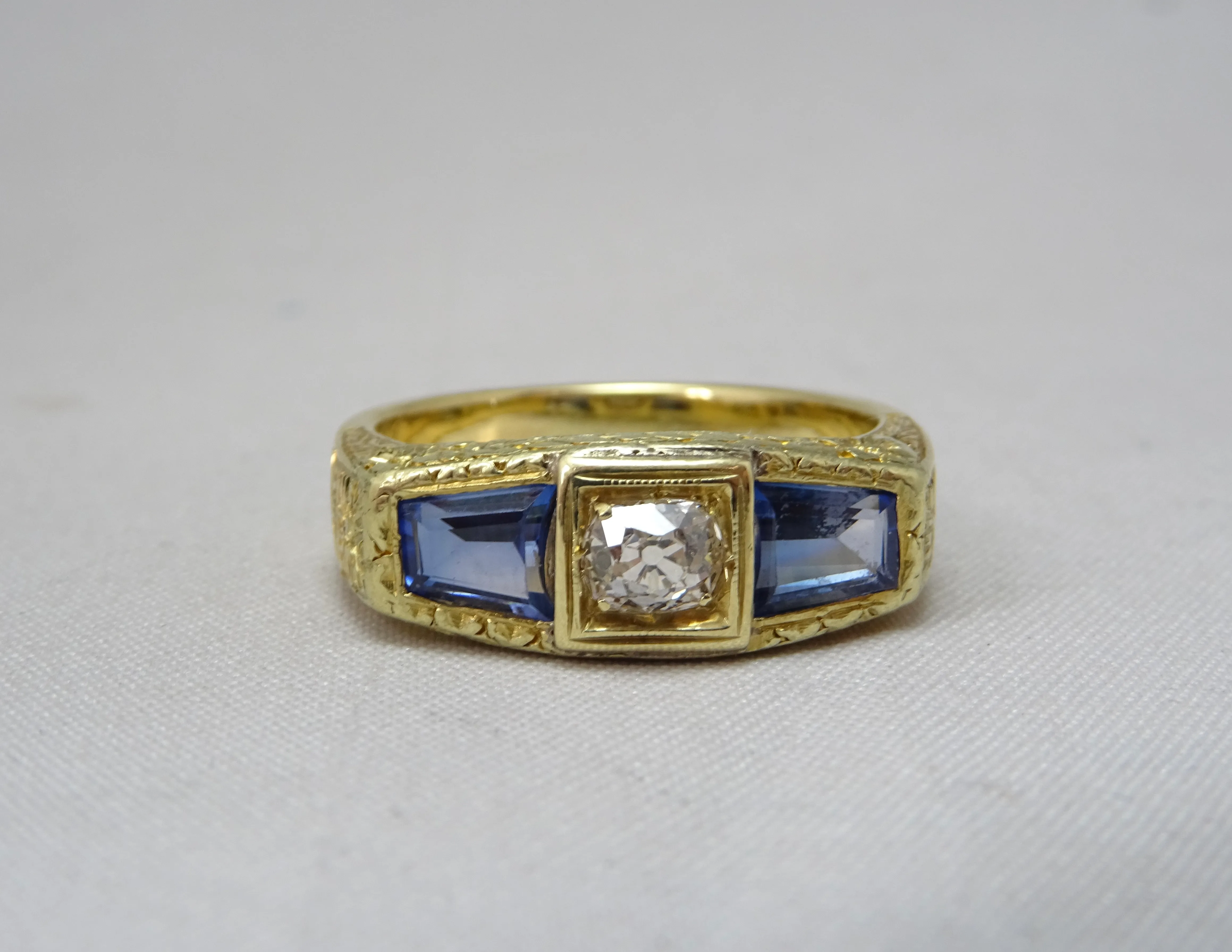 Anello con diamante 0.25ct e zaffiri 1ct