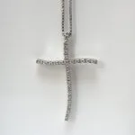 Collana in oro bianco 18kt con crocefisso in diamanti 0.40ct