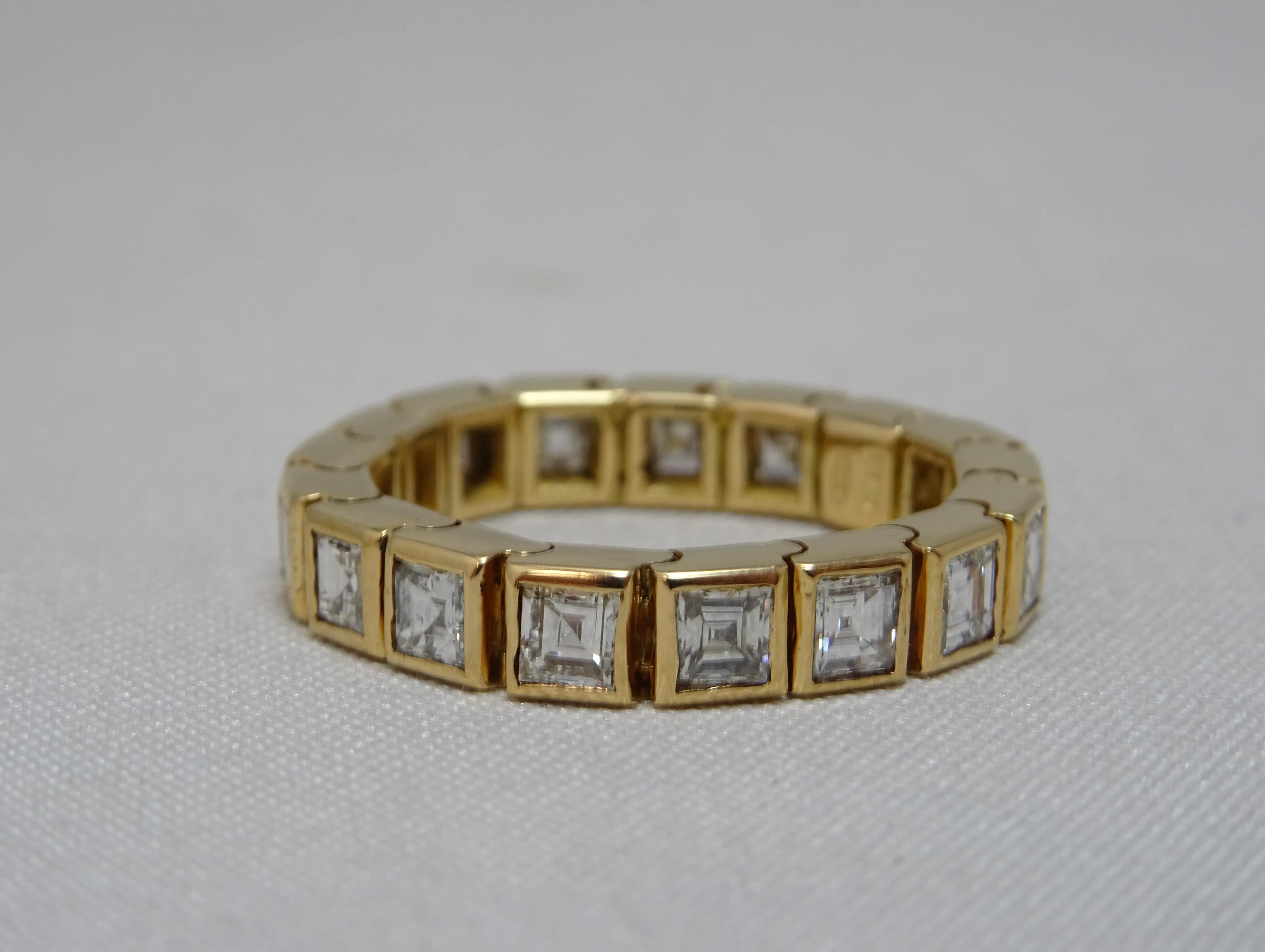 Anello eternelle fascia morbida, 1,70ct di diamanti